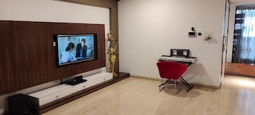 Furnished Amenities in 4 BHK Apartment at Vashi Sector 7 – for Sale