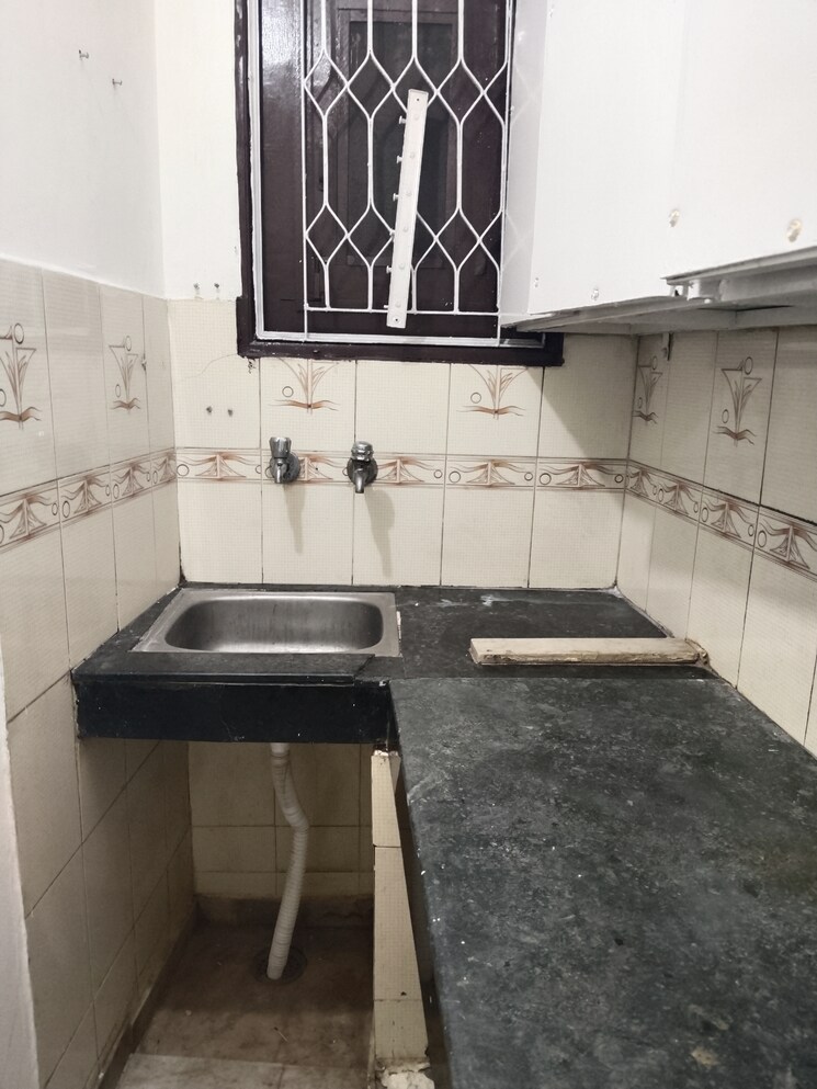 Kitchen, khirki extension 1 Bedroom 400 Sq.Ft. Apartment In Khirki Extension Delhi 8930009