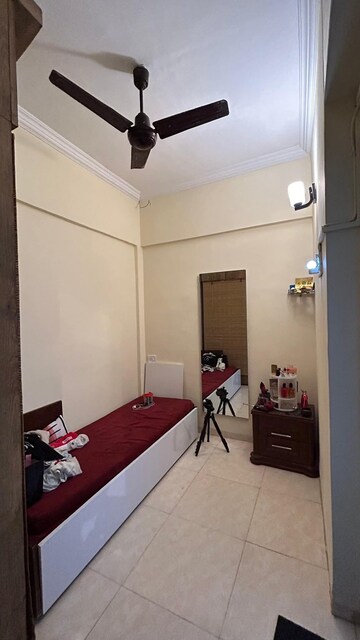 Bedroom in 1.5 BHK Apartment at Niwara CHS Andheri West, Andheri West – for Rent