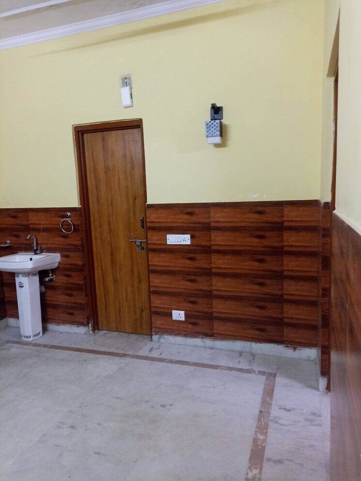 Room, rwa-apartments-sector-41 1.5 Bedroom 750 Sq.Ft. Builder Floor In Sector 41 Noida 8930110