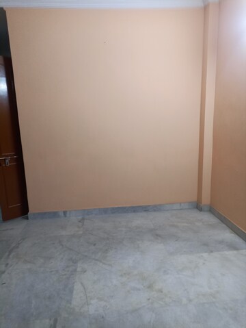 Room in 1.5 BHK Builder Floor at RWA Apartments Sector 41, Sector 41 – for Rent