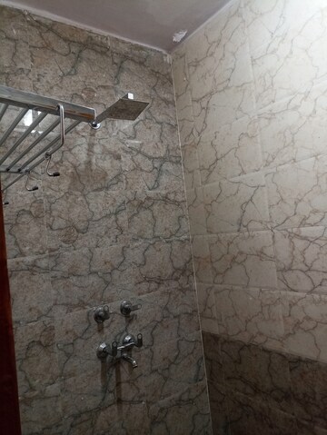 Bathroom in 1.5 BHK Builder Floor at RWA Apartments Sector 41, Sector 41 – for Rent