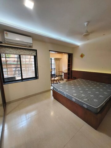 Room in 1 BHK Apartment at Suraj CHS Juhu, Juhu – for Rent