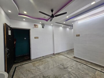 Room in 2 BHK Builder Floor at Behala Chowrasta – for Sale