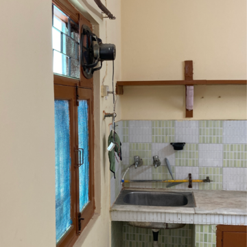 Furnished Amenities in 2 BHK Independent House at Arawali Apartments, Sector 52 – for Rent