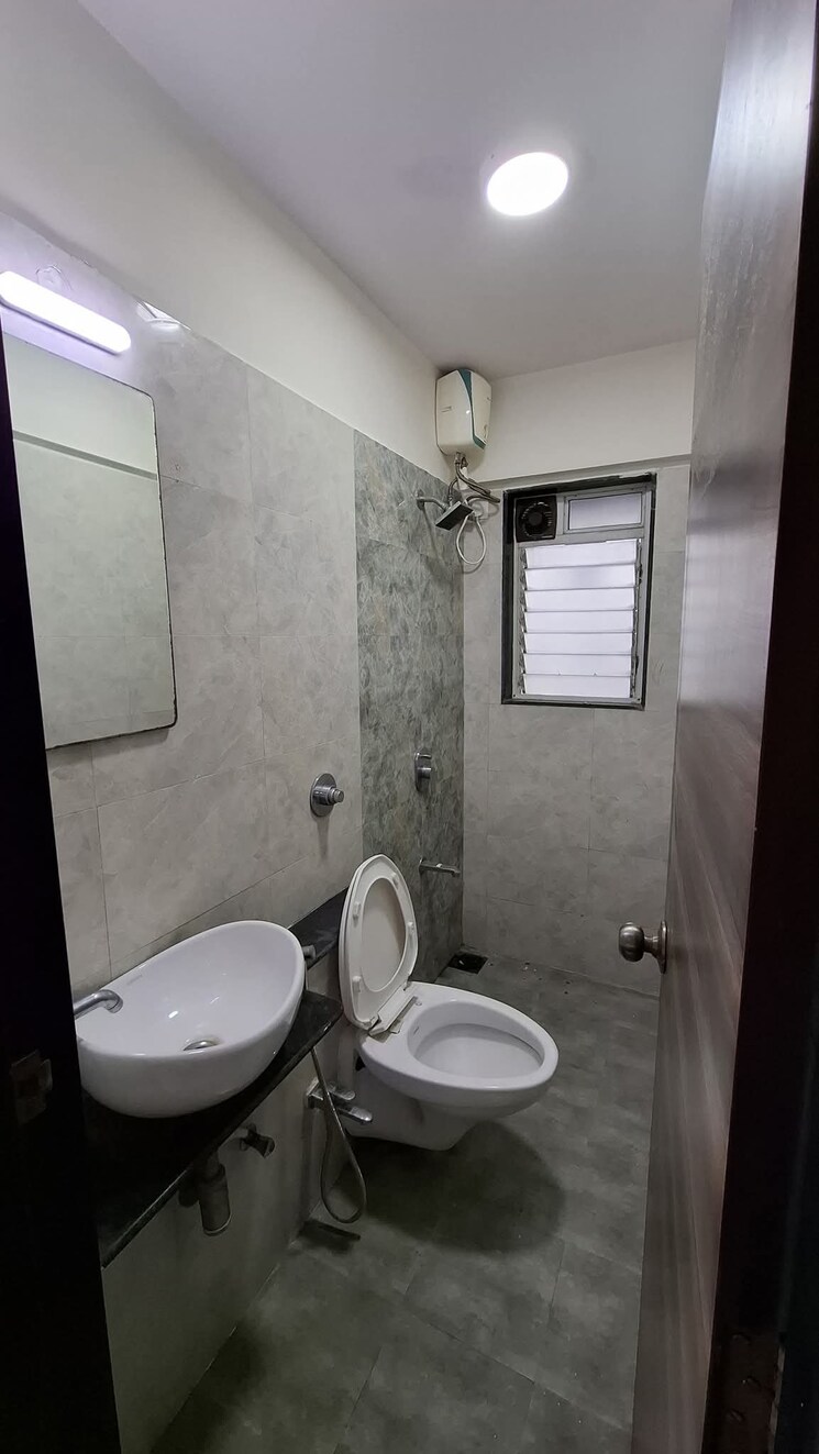 Bathroom, sai-plaza-sakinaka 1 Bedroom 380 Sq.Ft. Apartment In Sakinaka Mumbai 8930114