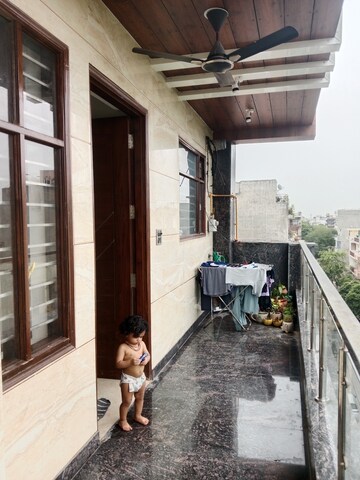 Balcony in 3 BHK Builder Floor at Sector 37 – for Rent