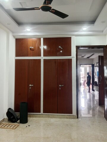 Building Lobby in 3 BHK Builder Floor at Sector 37 – for Rent