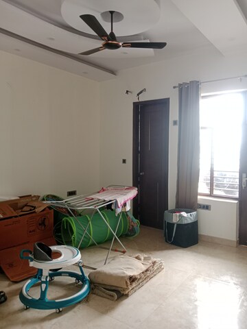 Bedroom in 3 BHK Builder Floor at Sector 37 – for Rent