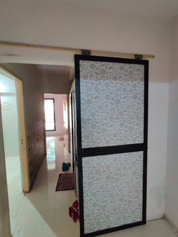 Room in 2 BHK Apartment at Vasudev Arcade, Mira Road – for Rent