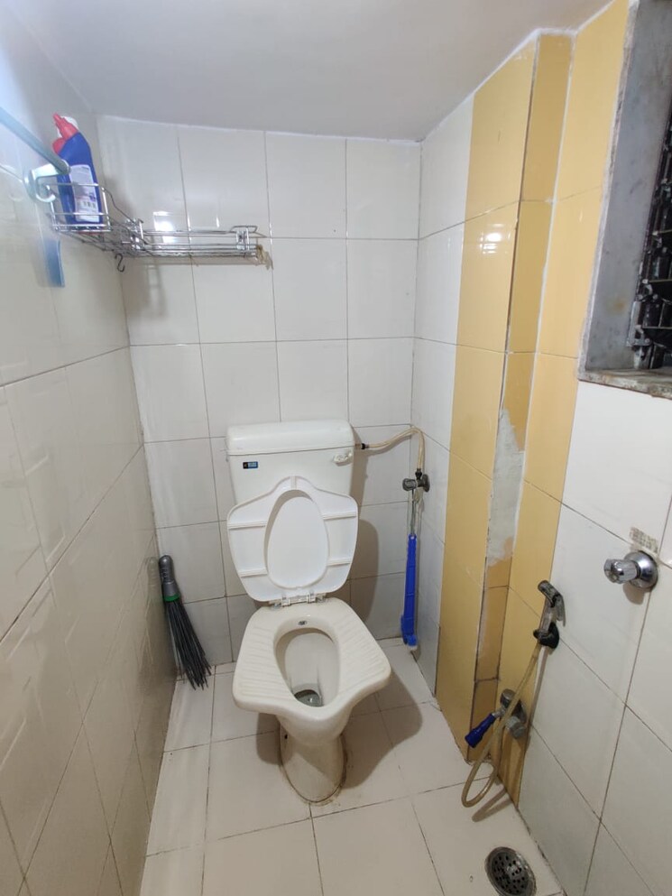Bathroom, vasudev-arcade 2 Bedroom 855 Sq.Ft. Apartment In Mira Road Thane 8930129
