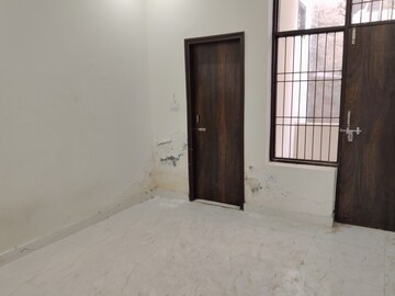 Room in 2 BHK Independent House at Sector 46 – for Rent