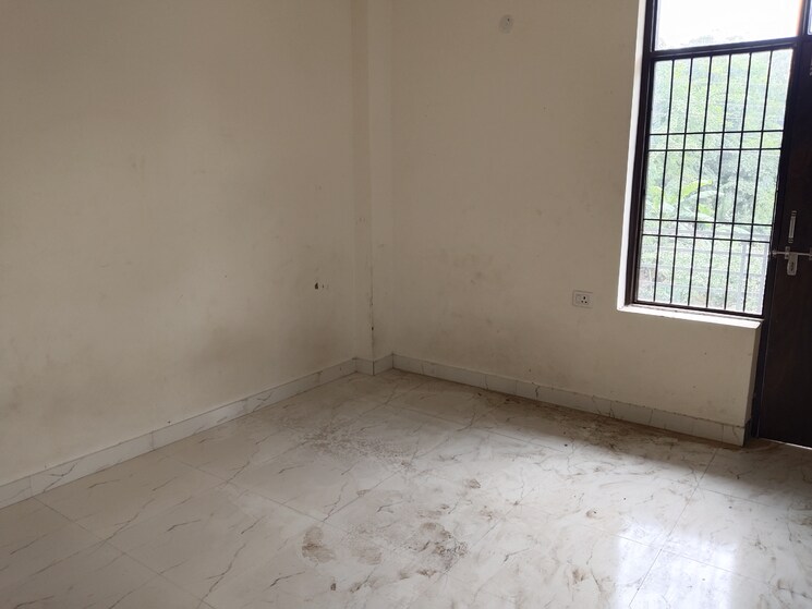 Room, sector 46 2 Bedroom 108 Sq.Yd. Independent House In Sector 46 Faridabad 8930131