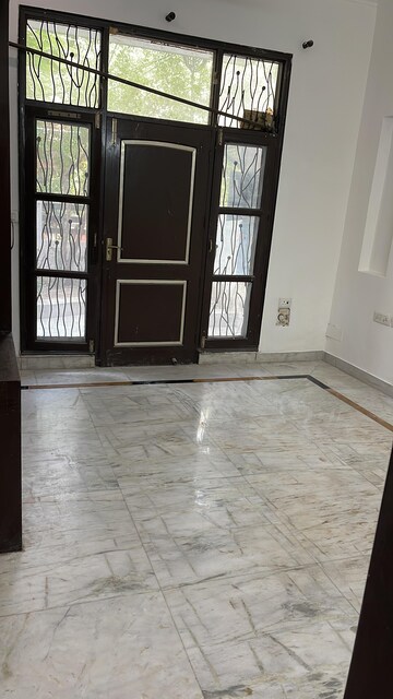 1 RK Independent House For Rent in RWA Residential Society Sector 46, Sector 46