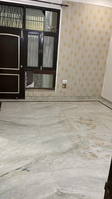 Room in 1 RK Independent House at RWA Residential Society Sector 46, Sector 46 – for Rent