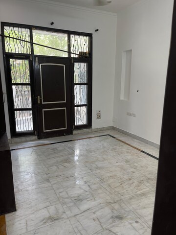 Room in 1 RK Independent House at RWA Residential Society Sector 46, Sector 46 – for Rent