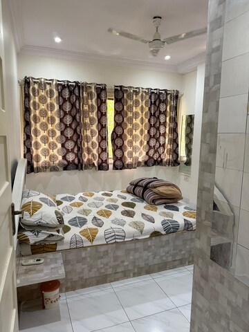 Bedroom in 2 BHK Apartment at Ajanta Apartments Santacruz West, Santacruz West – for Rent