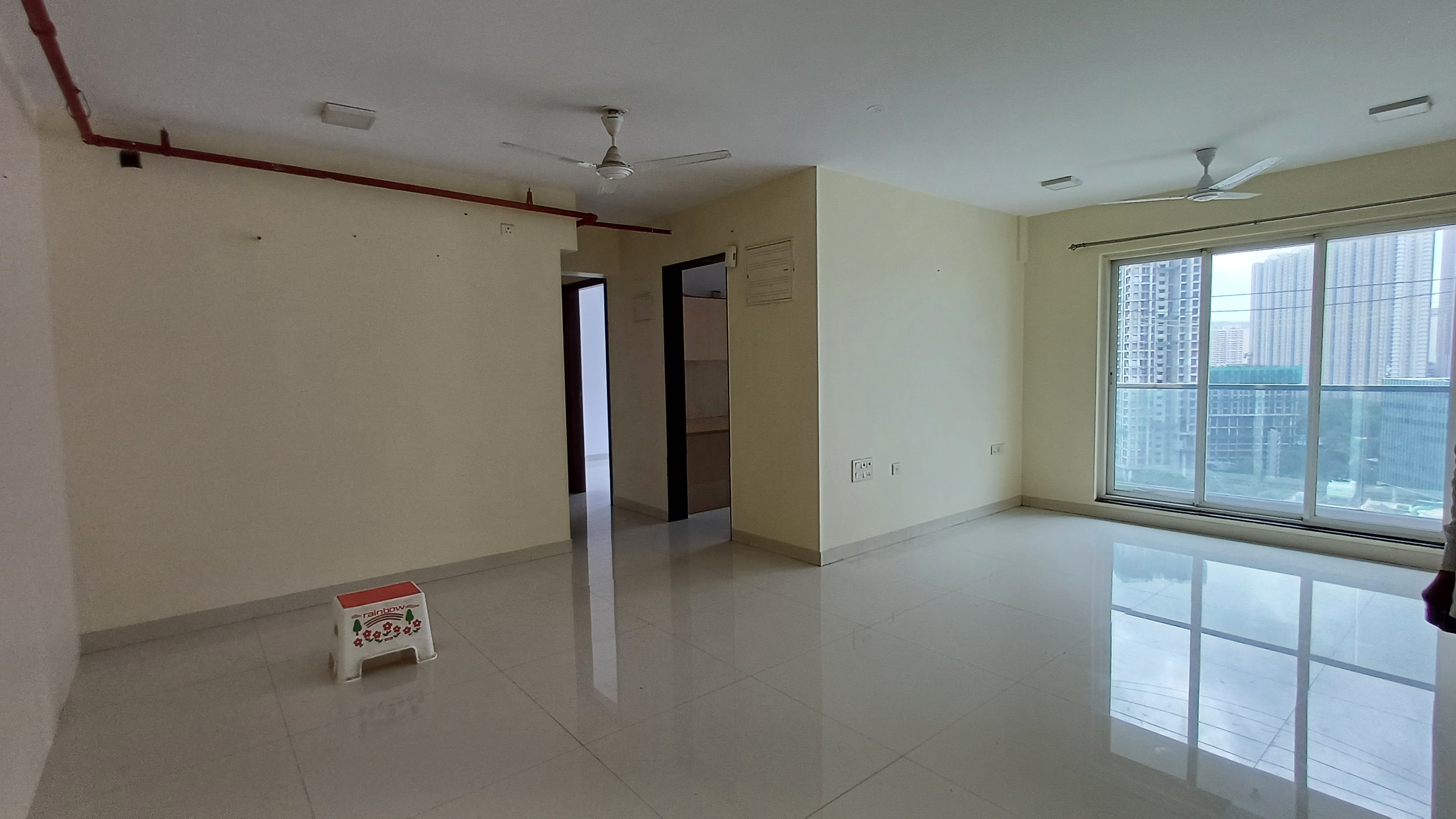 2 BHK + Extra Room Apartment For Rent in Sheth Avalon