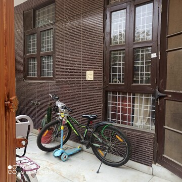 Parking in 2 BHK Independent House at Sector 23a – for Rent