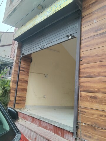  Shop For Rent in Chattarpur