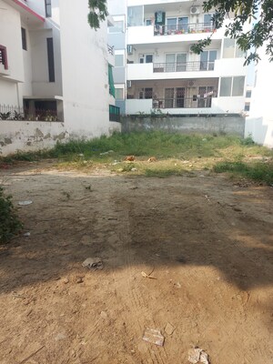  Plot For Sale in BPTP Amstoria, Sector 102