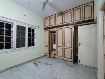 Room in 2.5 BHK Builder Floor at Hsr Layout – for Rent