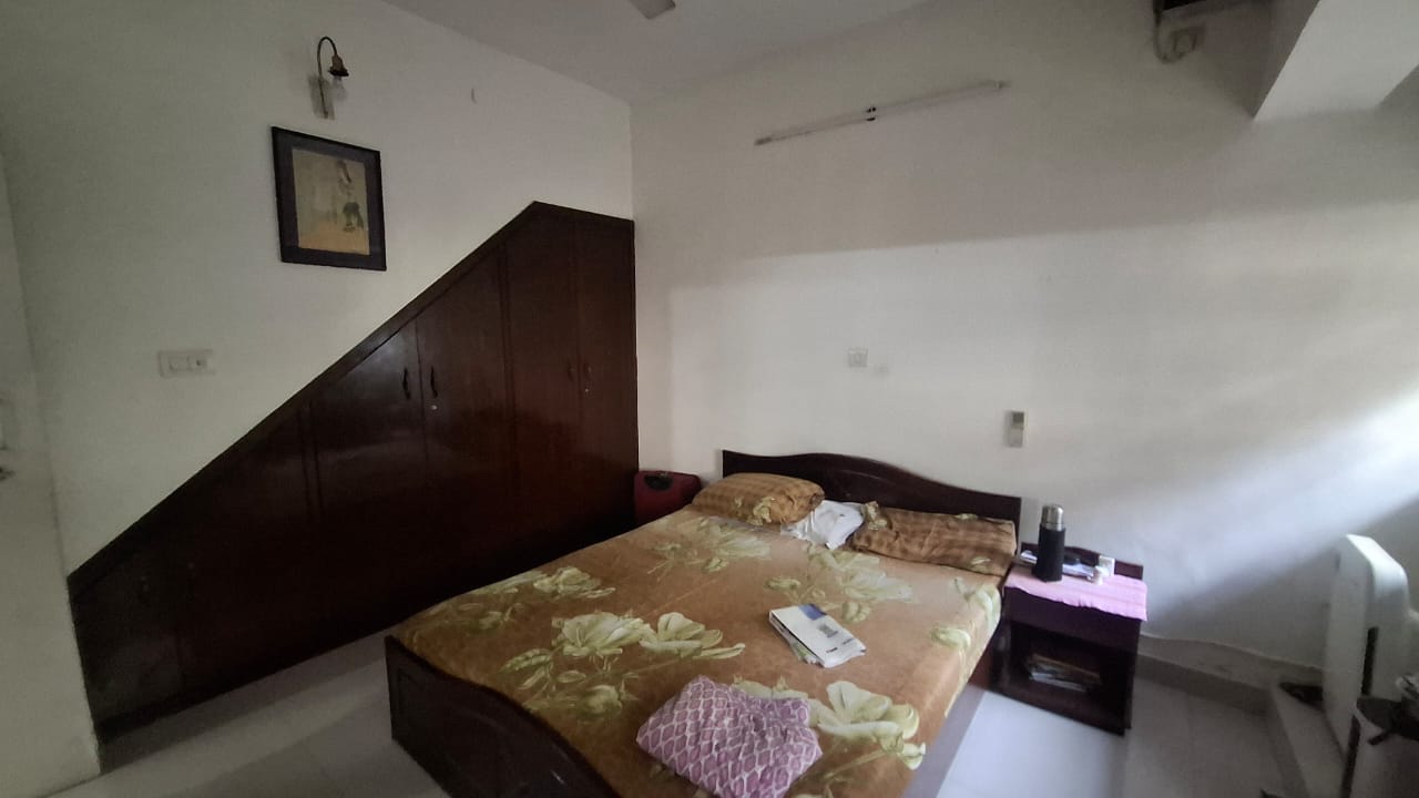3 BHK + Extra Room Apartment For Rent in Sarita Vihar Pocket-G RWA