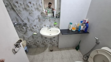 Bathroom in 3 BHK Apartment at Sarita Vihar Pocket-G RWA, Sarita Vihar – for Rent