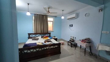 Bedroom in 3 BHK Apartment at Sarita Vihar Pocket-G RWA, Sarita Vihar – for Rent