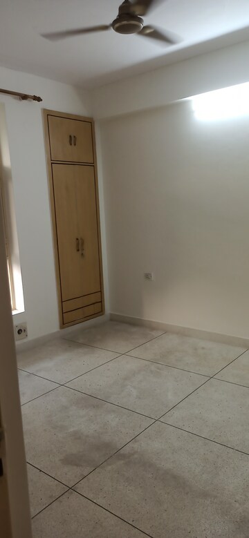 Furnished Amenities in 4 BHK Apartment at Tarika CGHS, Sector 43 – for Rent