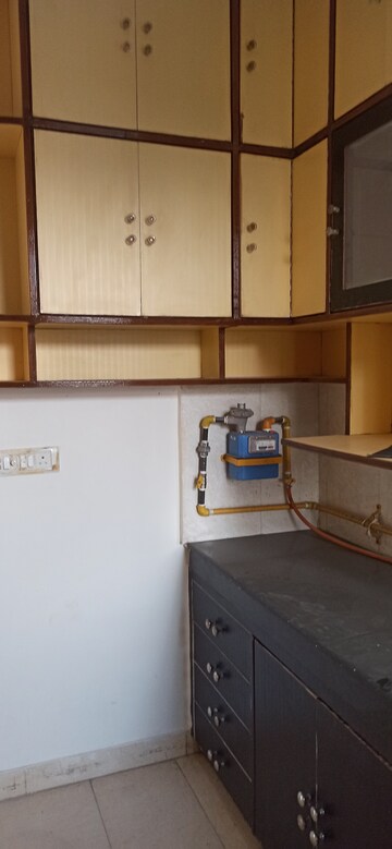 Furnished Amenities in 4 BHK Apartment at Tarika CGHS, Sector 43 – for Rent