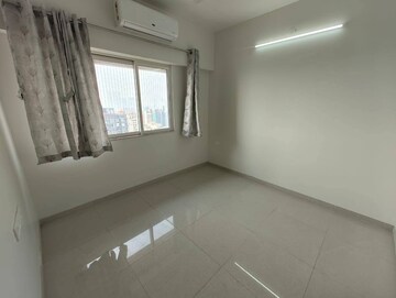 Room in 2 BHK Apartment at Omkar Signet, Malad East – for Rent