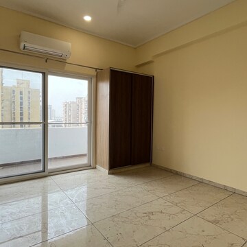 Room in 4 BHK Apartment at Dasnac Burj, Sector 75 – for Rent