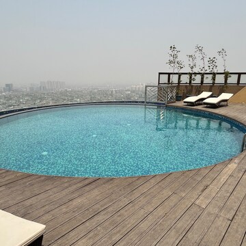 Swimming Pool in 4 BHK Apartment at Dasnac Burj, Sector 75 – for Rent