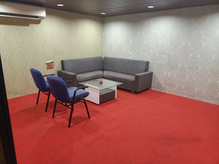 Team Area, manjalpur Commercial Office Space 1750 Sq.Ft. In Manjalpur Vadodara 8930348