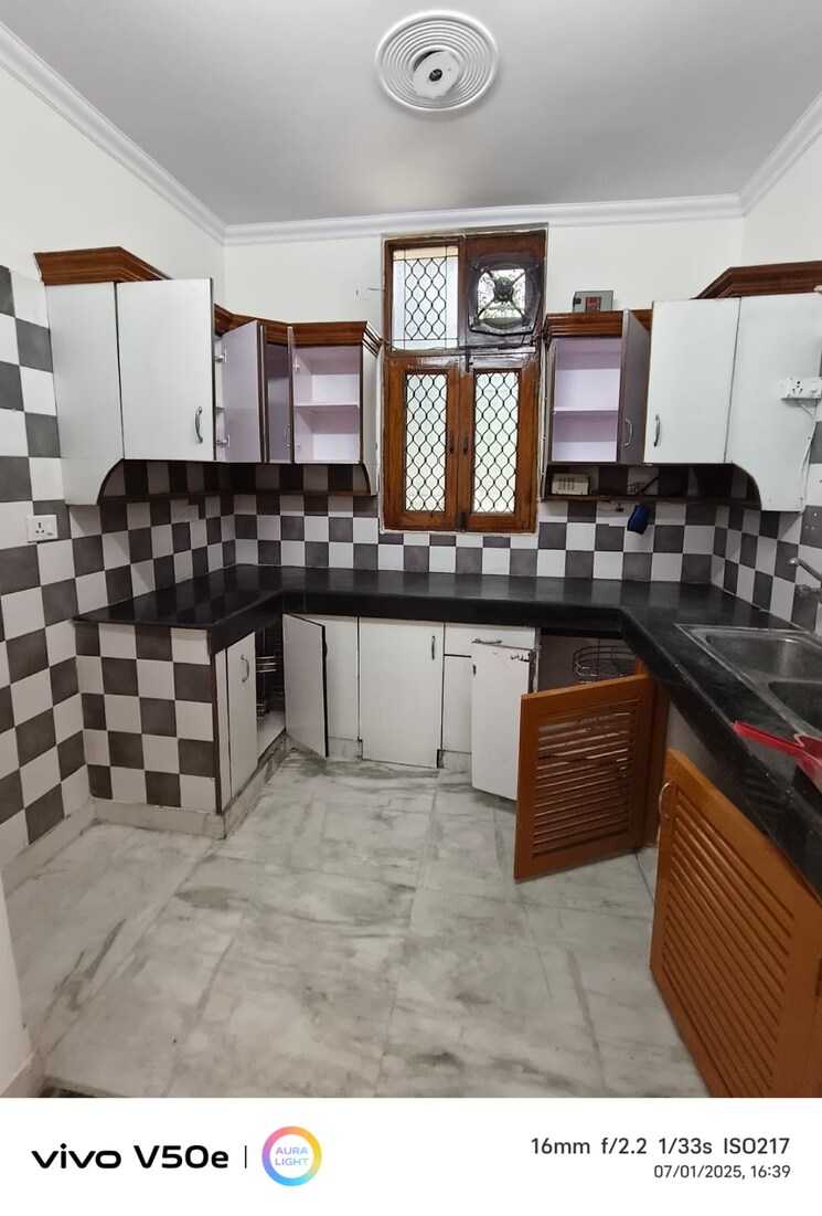 Kitchen, rajouri garden 3.5 Bedroom 1000 Sq.Ft. Builder Floor In Rajouri Garden Delhi 8930352