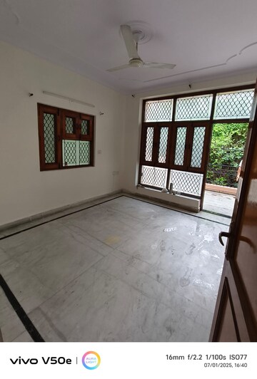 Room in 3.5 BHK Builder Floor at Rajouri Garden – for Rent
