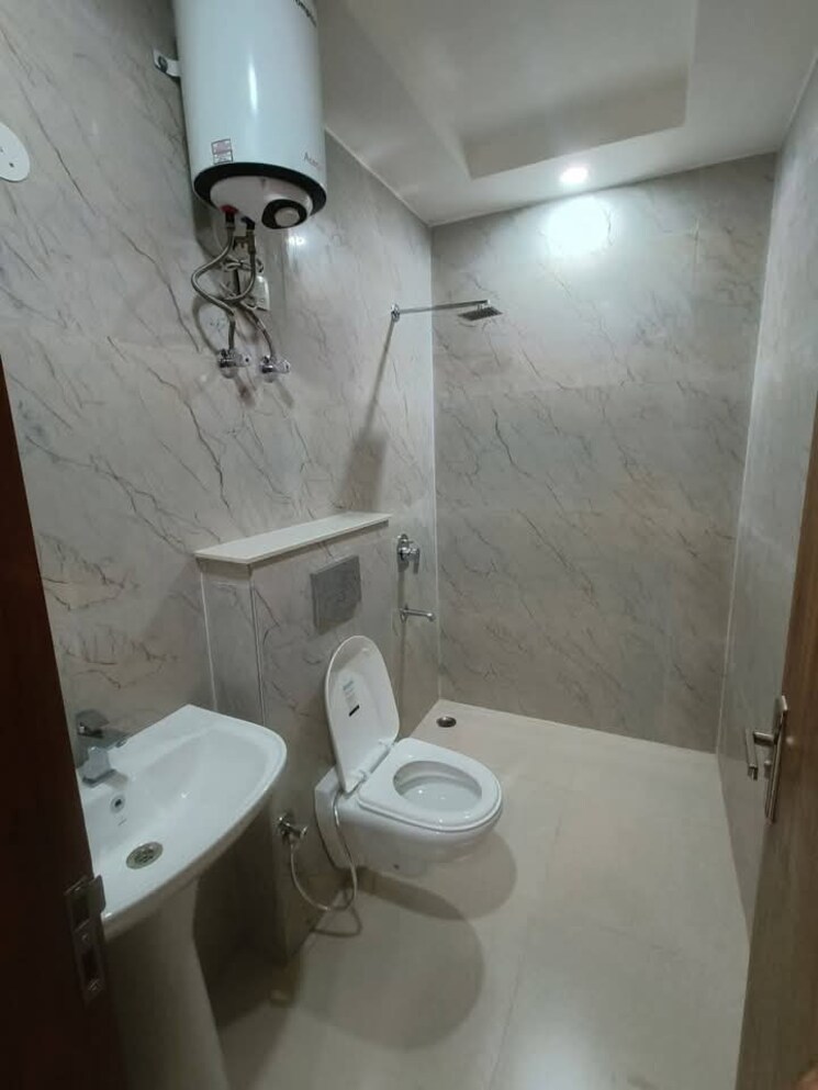 Bathroom, sector 38 2 Bedroom 1400 Sq.Ft. Builder Floor In Sector 38 Gurgaon 8930358
