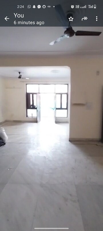 Room in 4 BHK Apartment at Gaur Atulyam, Omicron I Greater Noida – for Rent