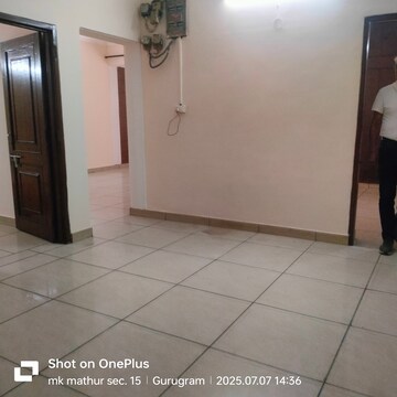 Room in 4 BHK Apartment at Jubilee Apartments, Sector 15 – for Rent