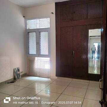 Room in 4 BHK Apartment at Jubilee Apartments, Sector 15 – for Rent