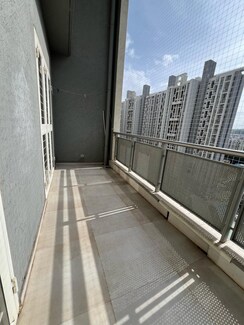 2 BHK + Extra Room Apartment For Sale in Goel Ganga Legend