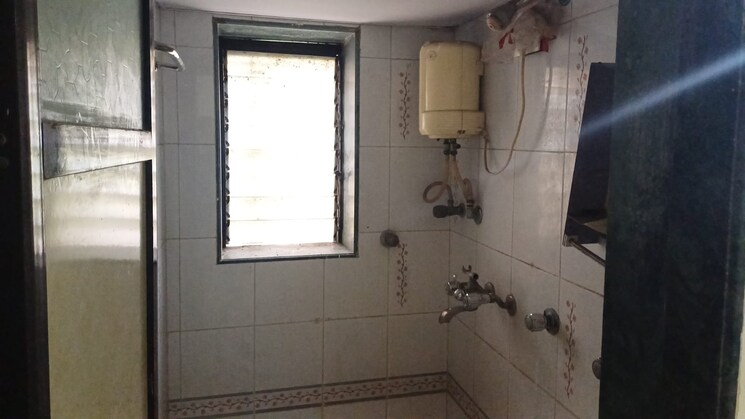 Bathroom, vrindavan-chs-thane-west 1 Bedroom 465 Sq.Ft. Apartment In Vrindavan Society Thane 8930393