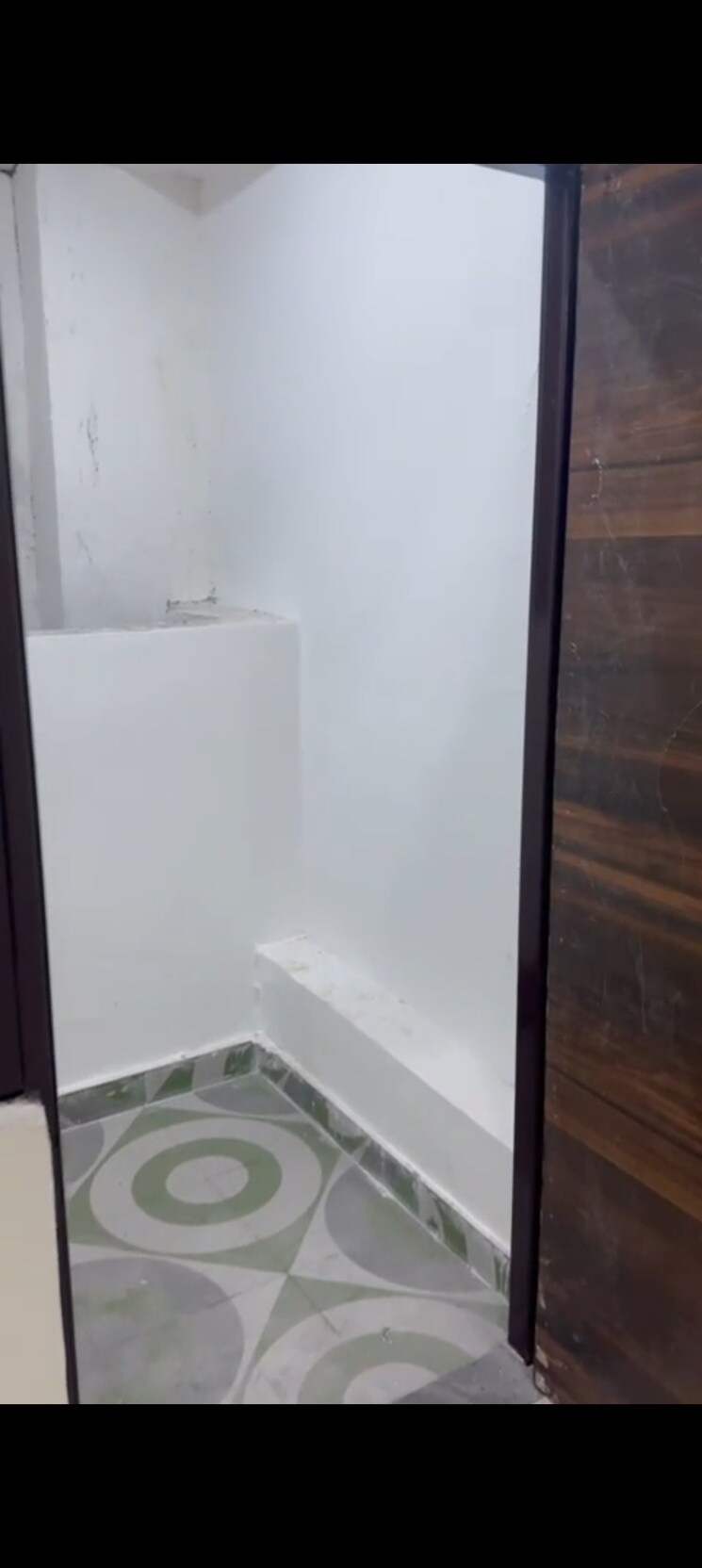 Bathroom, palm-height 1 Bedroom 550 Sq.Ft. Builder Floor In Bisrakh Jalalpur Greater Noida 8930404