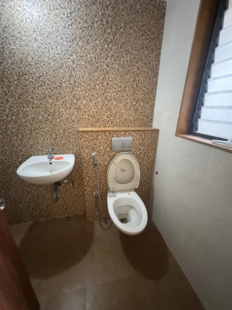 Bathroom, lodha-palava-downtown-dombivli-east 2 Bedroom 685 Sq.Ft. Apartment In Dombivli East Thane 8930401