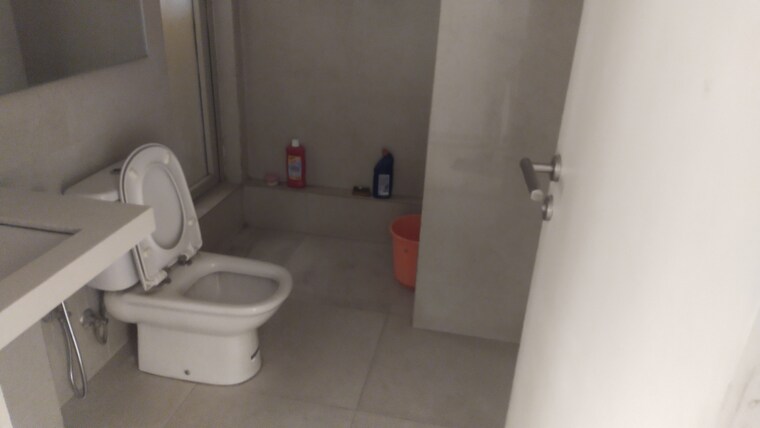 Bathroom, nahar-amrit-shakti 3 Bedroom 1499 Sq.Ft. Apartment In Chandivali Mumbai 8930424