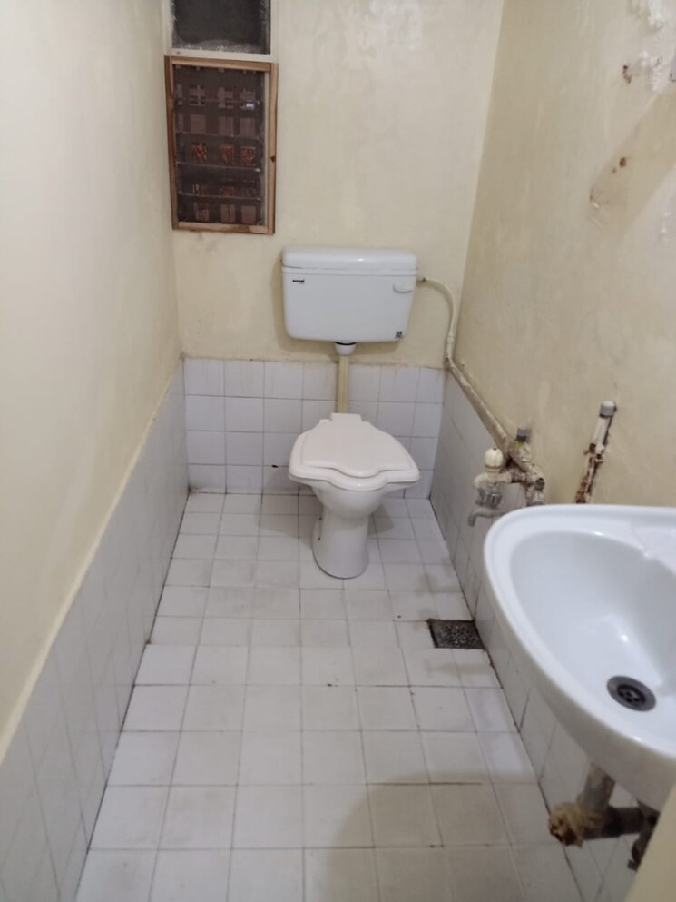 Attached Bathroom, satellite 2 Bedroom 1150 Sq.Ft. Apartment In Satellite Ahmedabad 8930457