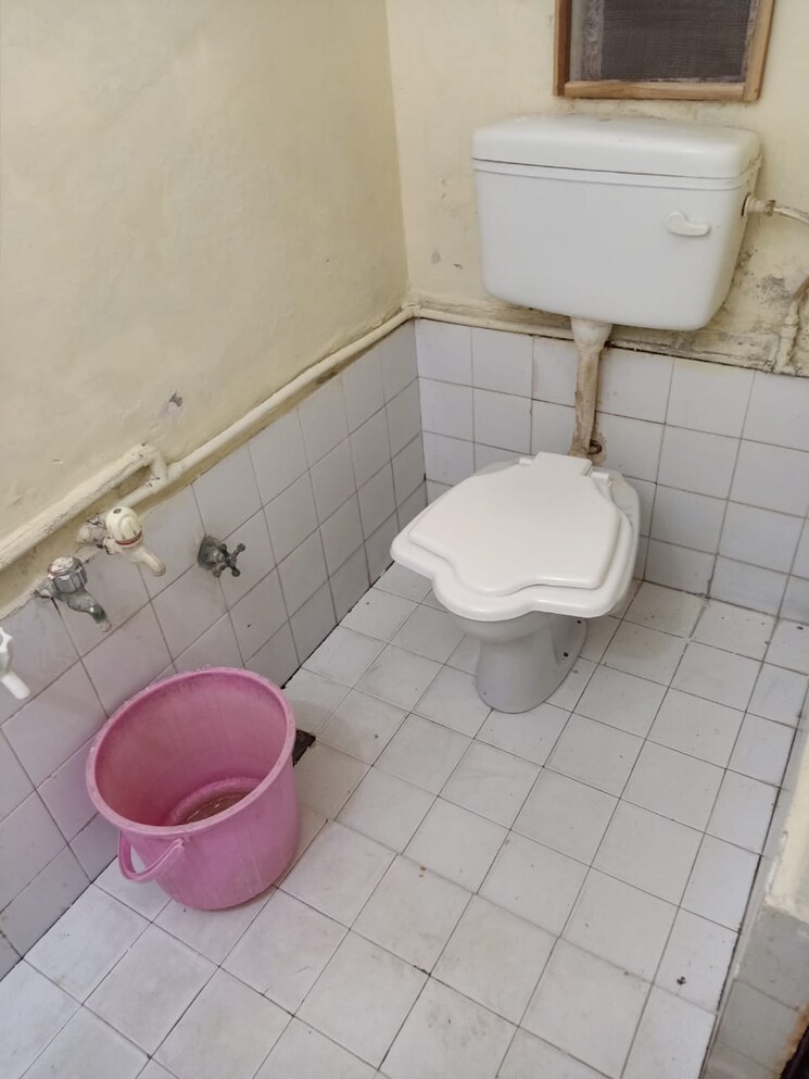 Attached Bathroom, satellite 2 Bedroom 1150 Sq.Ft. Apartment In Satellite Ahmedabad 8930457