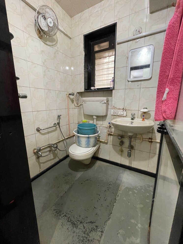 Bathroom, rna-continental 2 Bedroom 730 Sq.Ft. Apartment In Chembur Mumbai 8930467