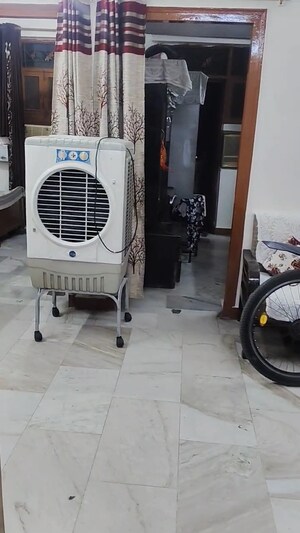 Parking in 2 BHK Builder Floor at Dilshad Colony – for Sale